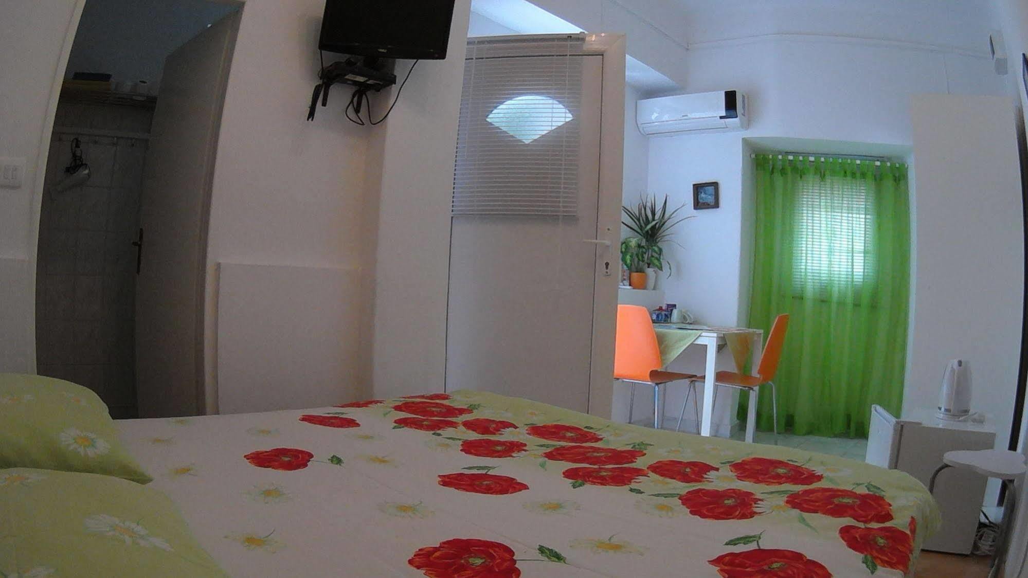 Stipan Studio & Room Split Exterior photo