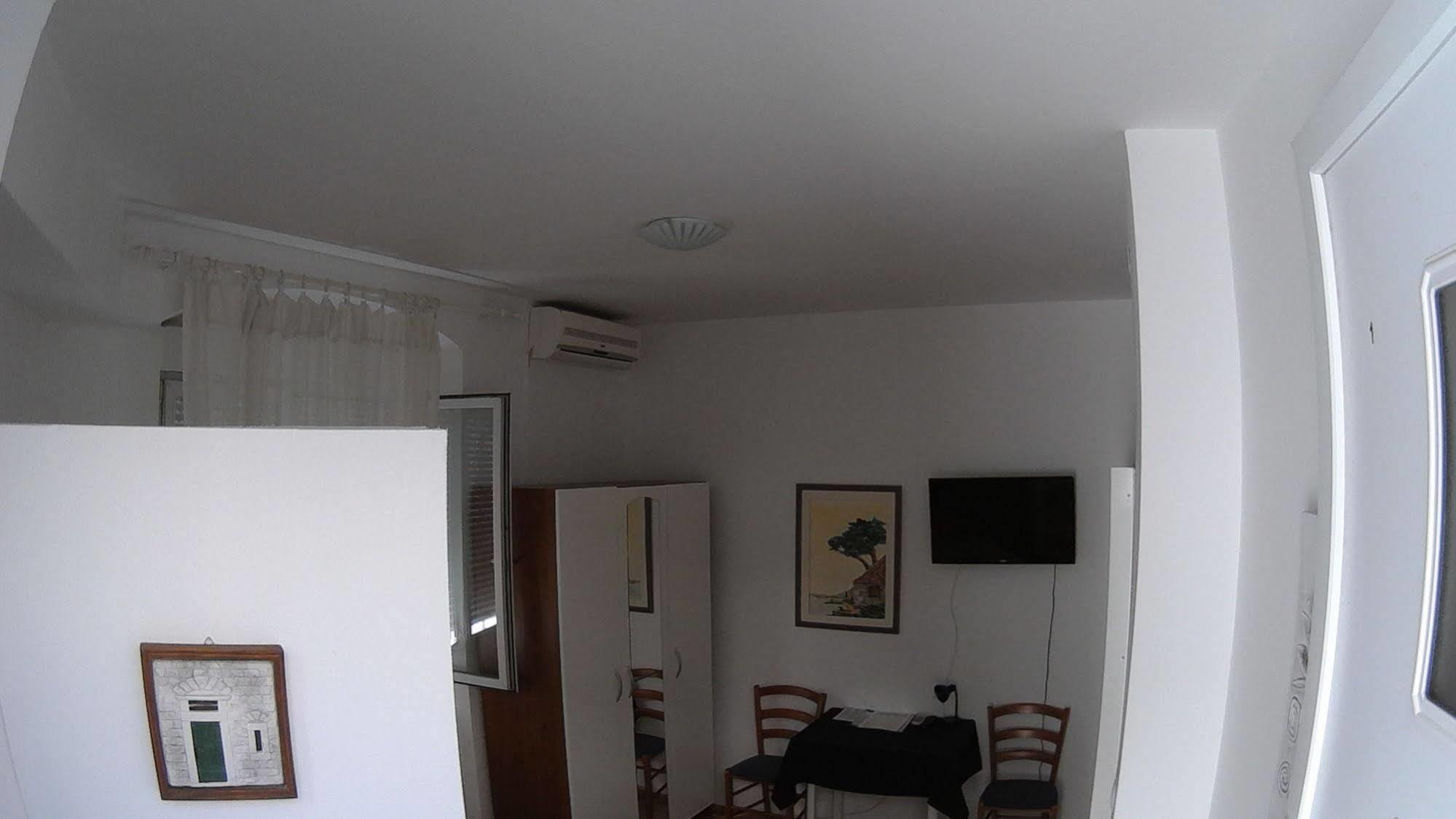 Stipan Studio & Room Split Exterior photo