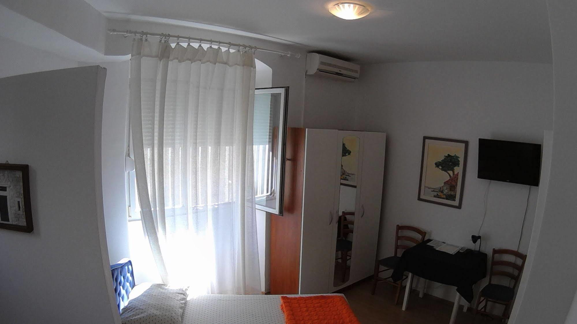 Stipan Studio & Room Split Exterior photo